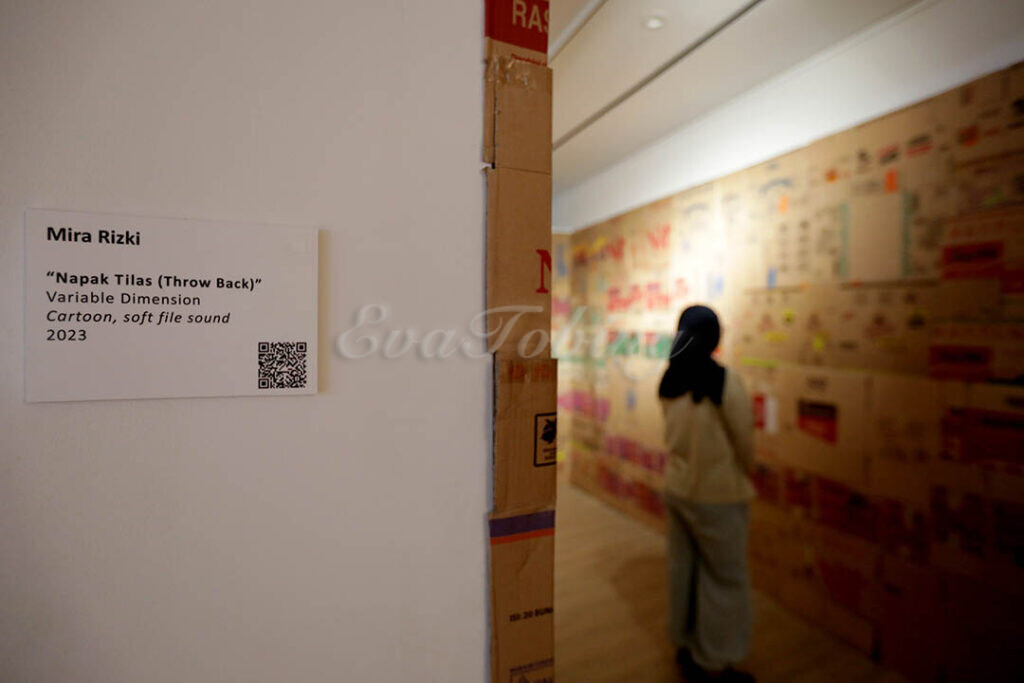 Ellipse Art Projects held the collective exhibition Bhinneka Tunggal Ika, Thursday, November 23, 2023 at Bentara Budaya Art Gallery Menara Kompas, Jakarta Indonesia. The exhibition is curated by Farah Wardani with 12 artworks by Indonesian female artists participated and held from 24-27 November 24, 2023. 
(Eva Tobing for Ellipse Art Projects)